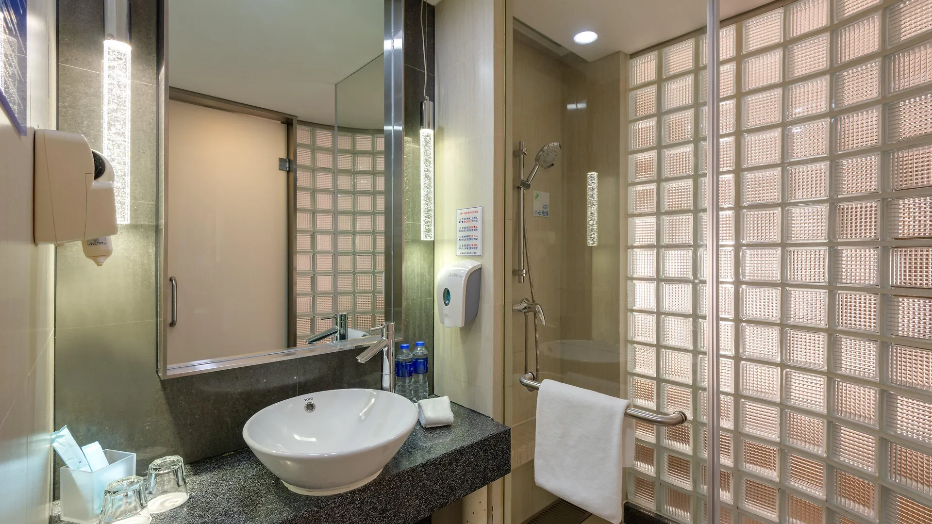 Holiday Inn Express Shanghai Jinsha By Ihg Hotel